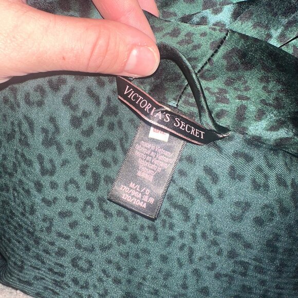 Victoria’s Secret Satin Leopard Robe • Size M/L • Emerald Green - Picture 3 of 3